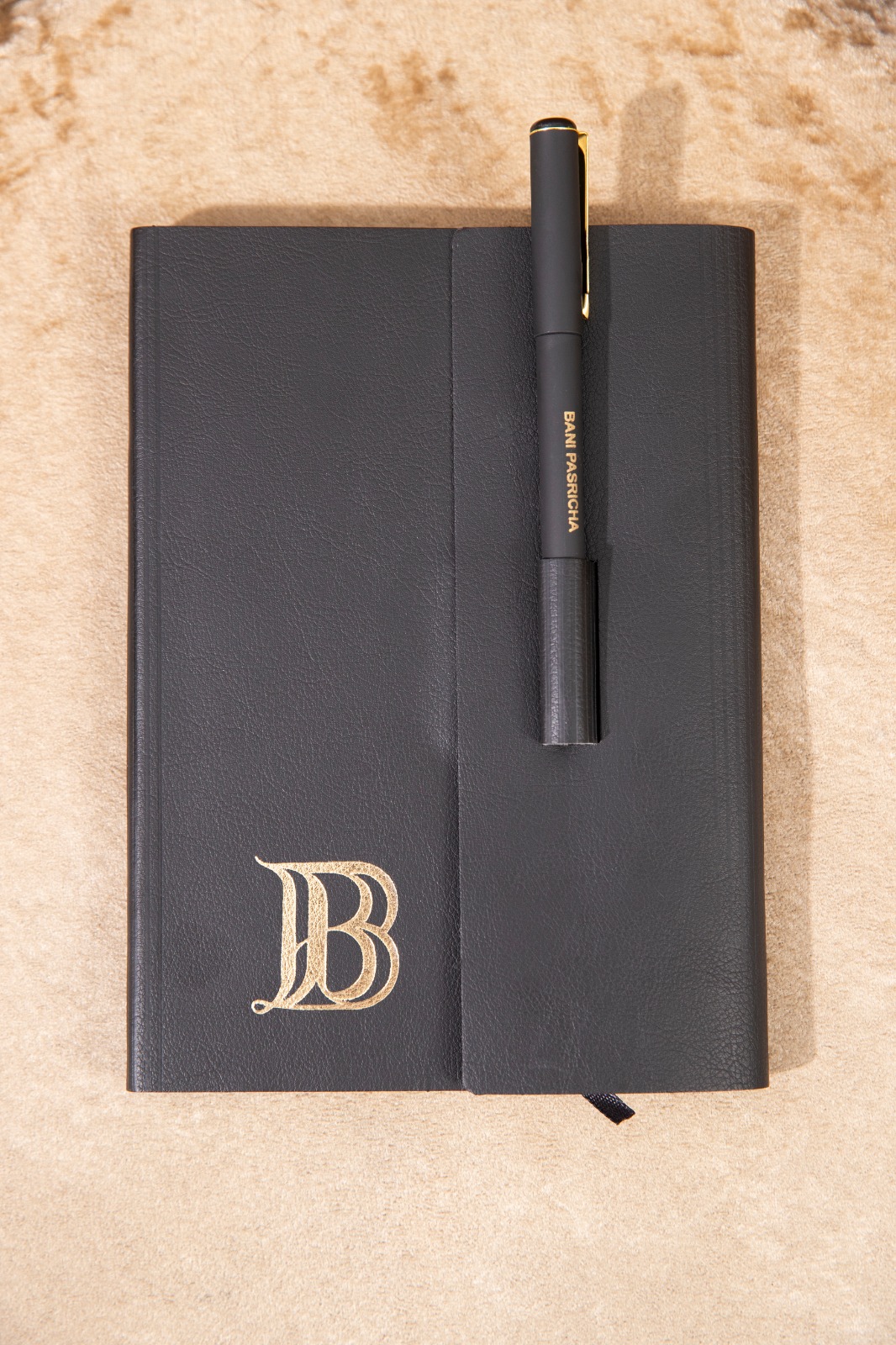 Bani Pasricha Custom 2026 Diary & Pen Set